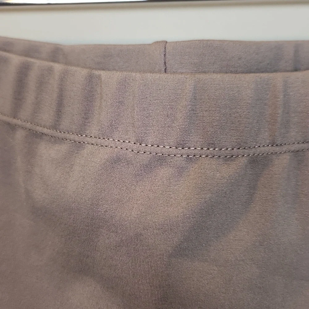 NWT Tahari Pencil Skirt‎ In Smokey Taupe Size Small